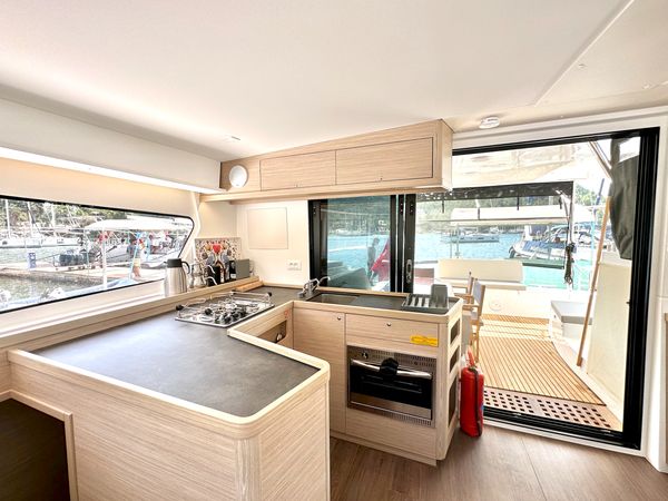 Lagoon 42 | Sail Electra