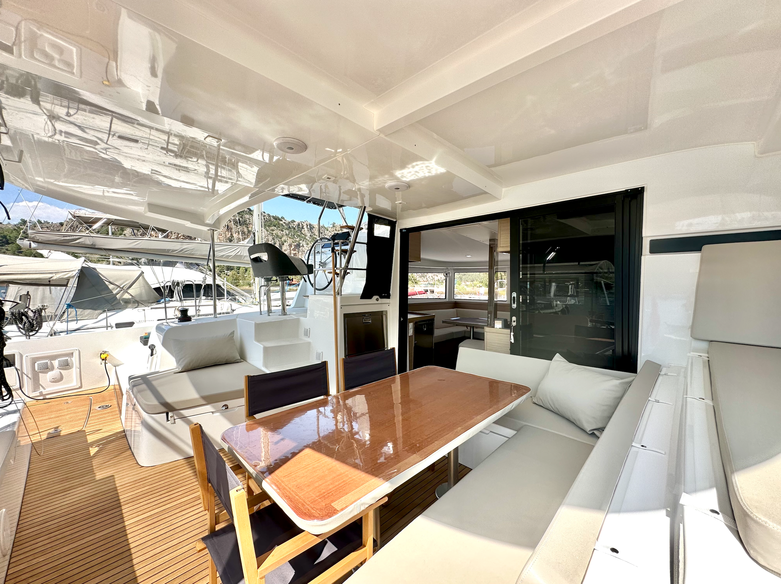 Lagoon 42 | Sail Electra