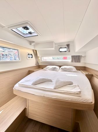 Lagoon 42 | Sail Electra