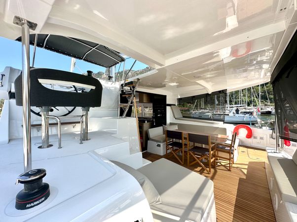 Lagoon 42 | Sail Electra
