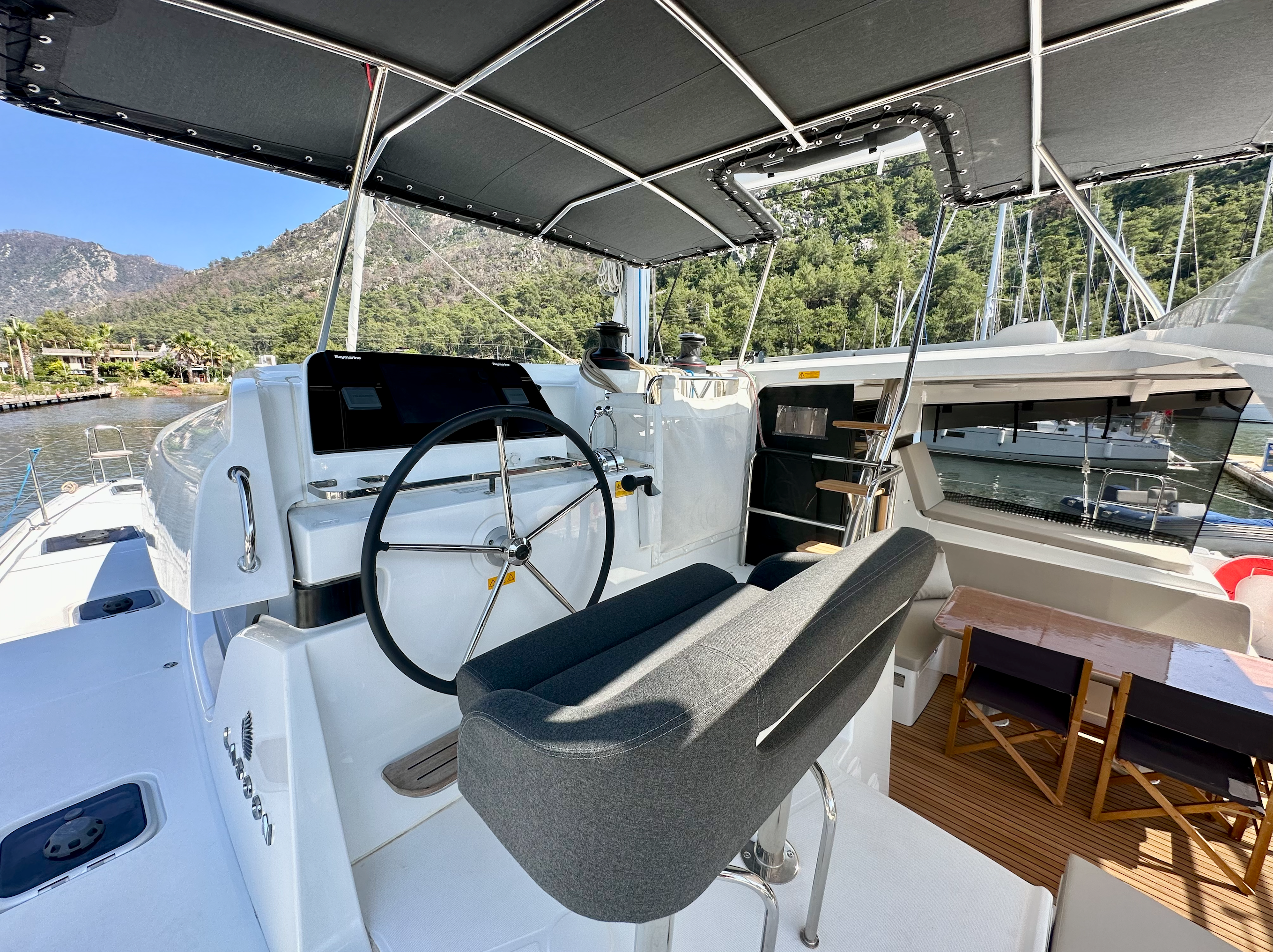 Lagoon 42 | Sail Electra