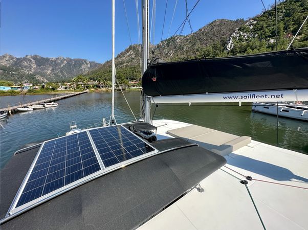 Lagoon 42 | Sail Electra