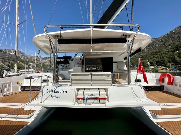 Lagoon 42 | Sail Electra