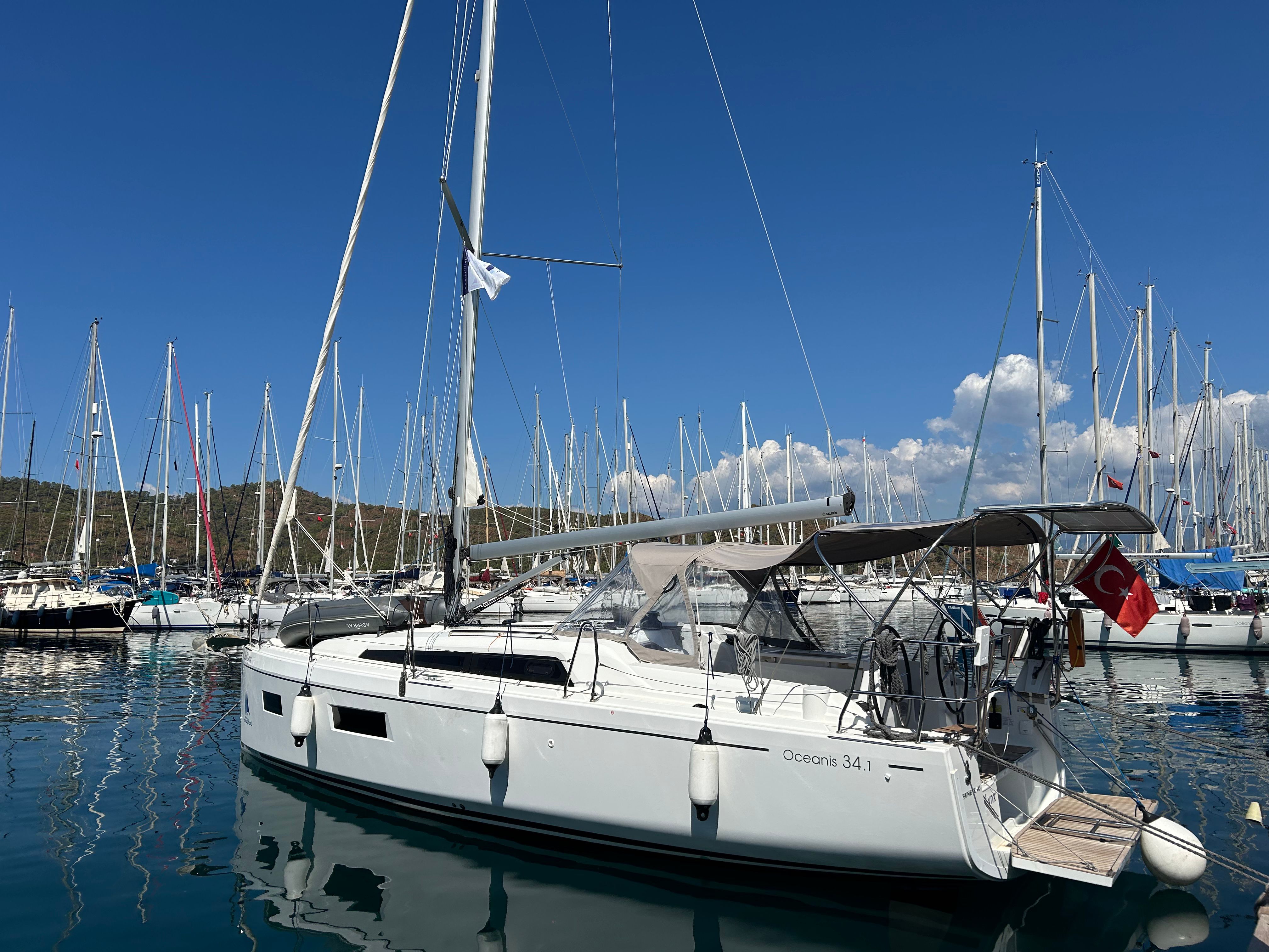 Beneteau Oceanis 34.1 | Sail Lynx