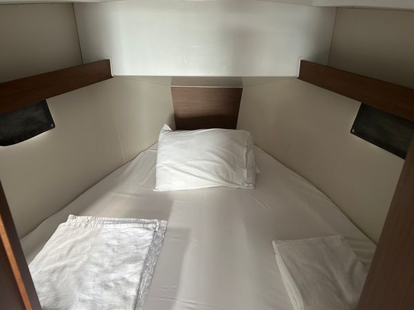 Beneteau Oceanis 34.1 | Sail Lynx