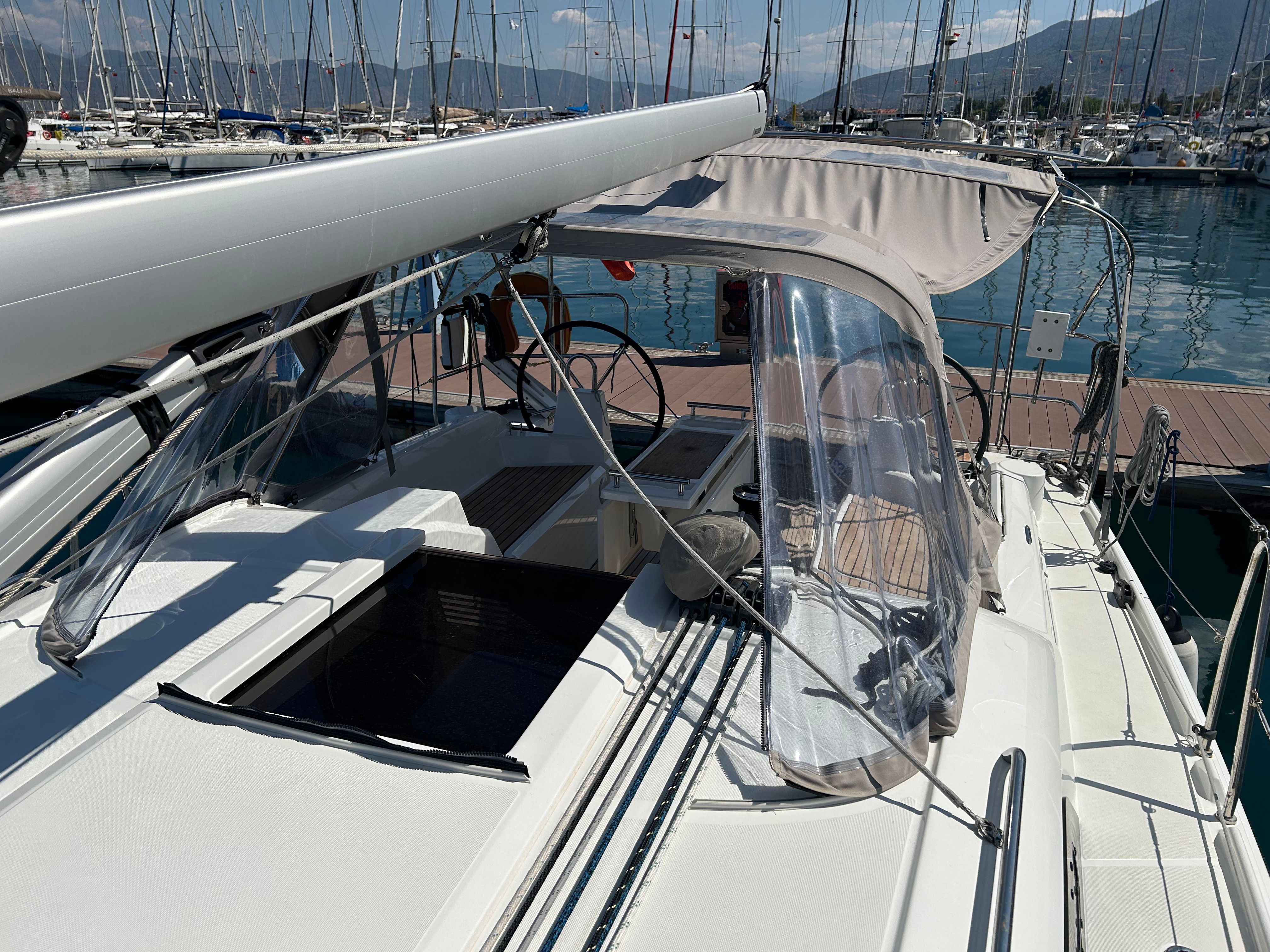 Beneteau Oceanis 34.1 | Sail Lynx