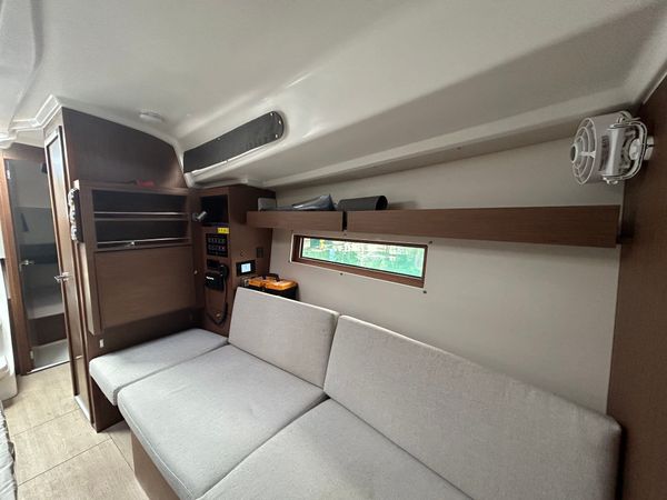 Beneteau Oceanis 34.1 | Sail Lynx