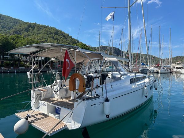 Beneteau Oceanis 34.1 | Sail Lynx