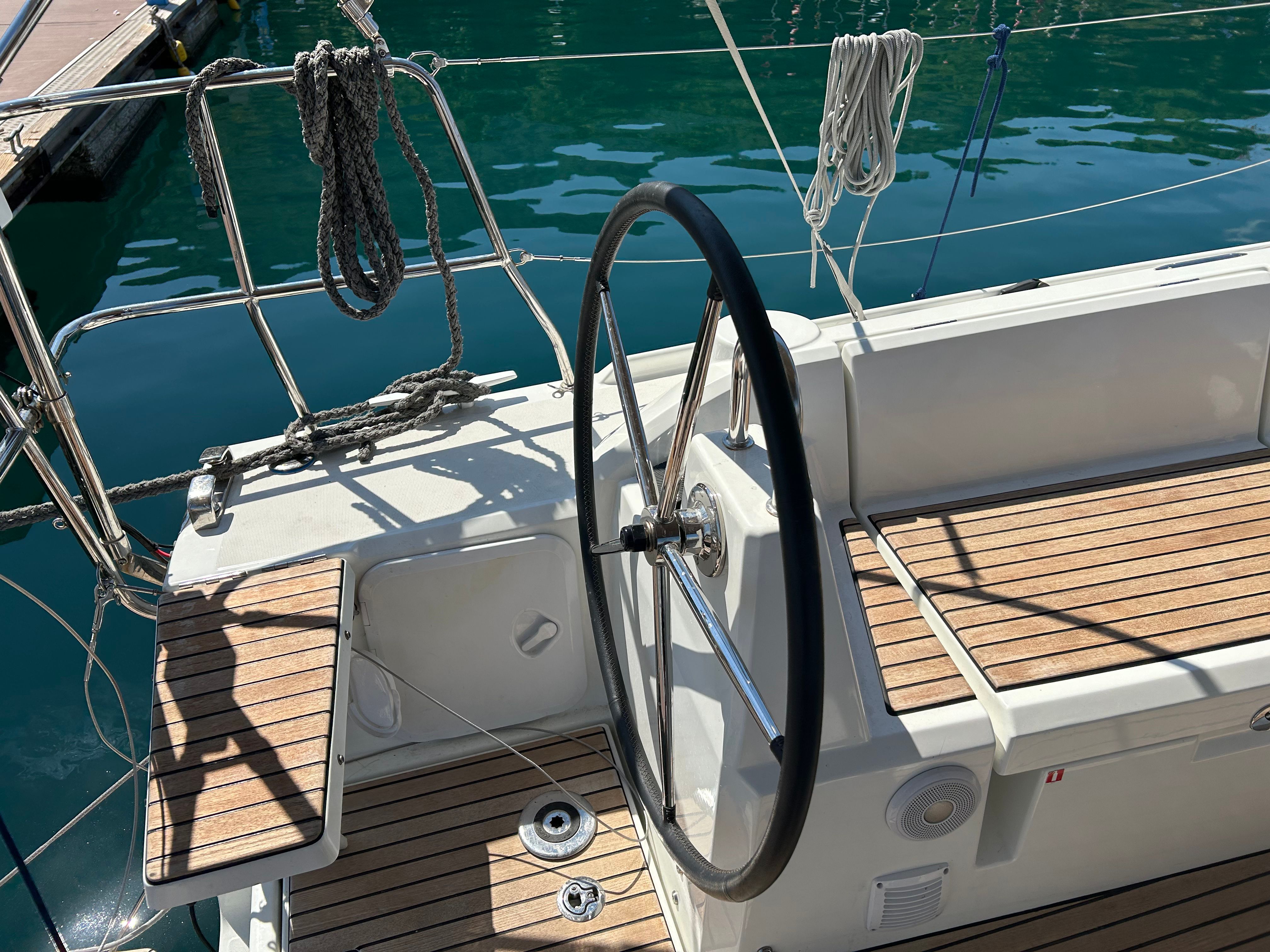 Beneteau Oceanis 34.1 | Sail Lynx