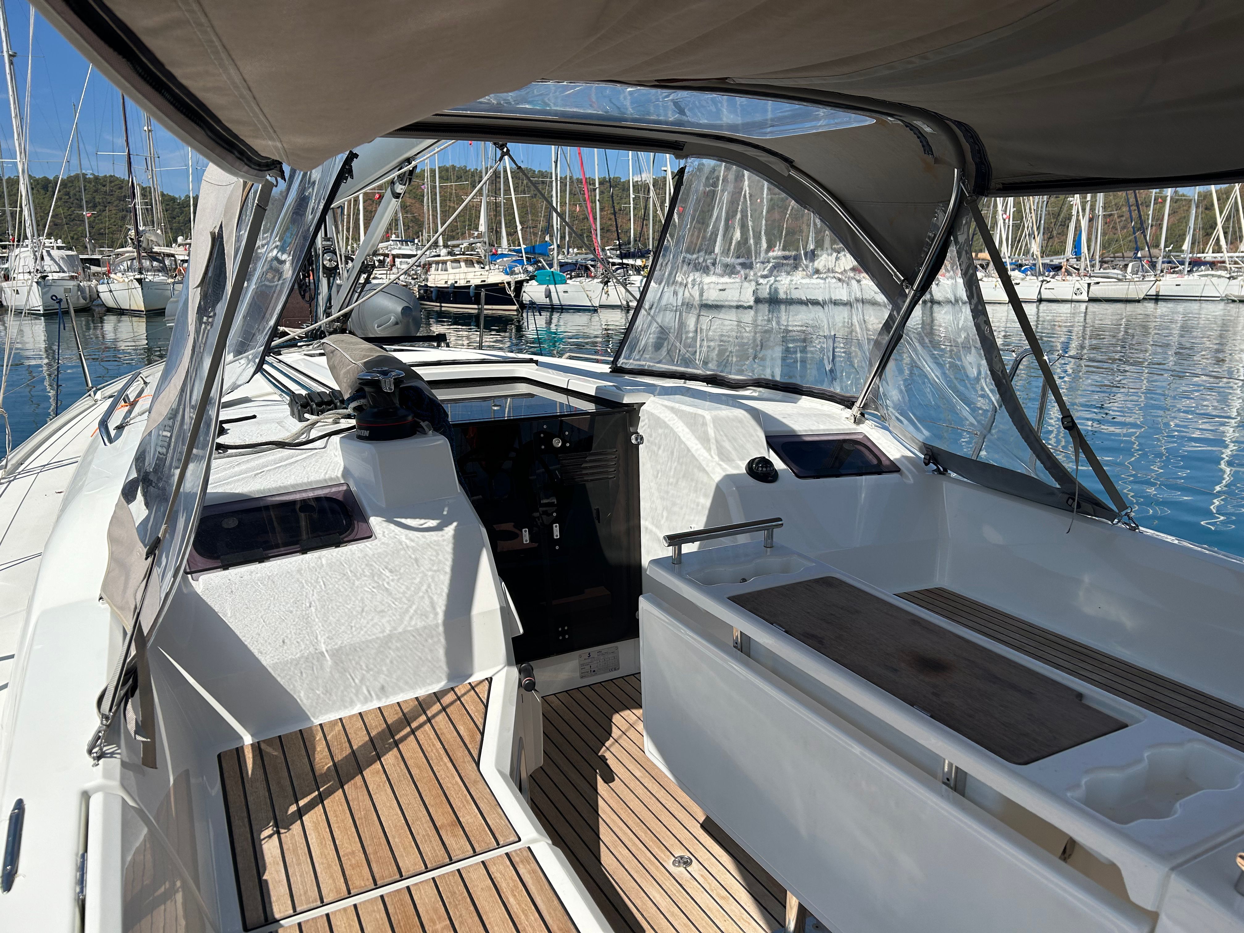 Beneteau Oceanis 34.1 | Sail Lynx