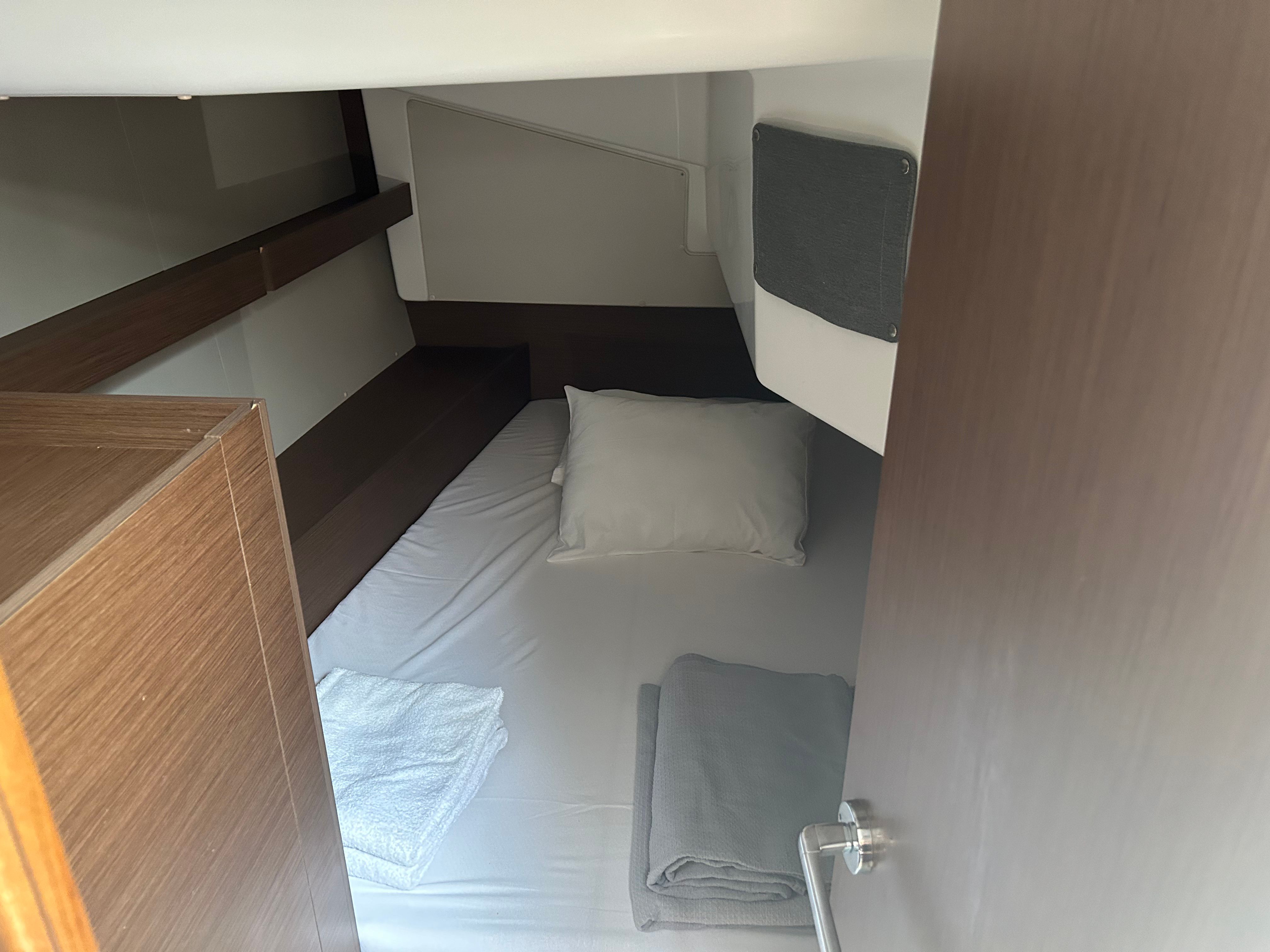 Beneteau Oceanis 34.1 | Sail Lynx