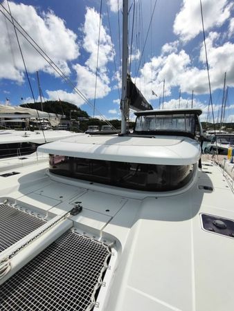 Lagoon 42 | Violet