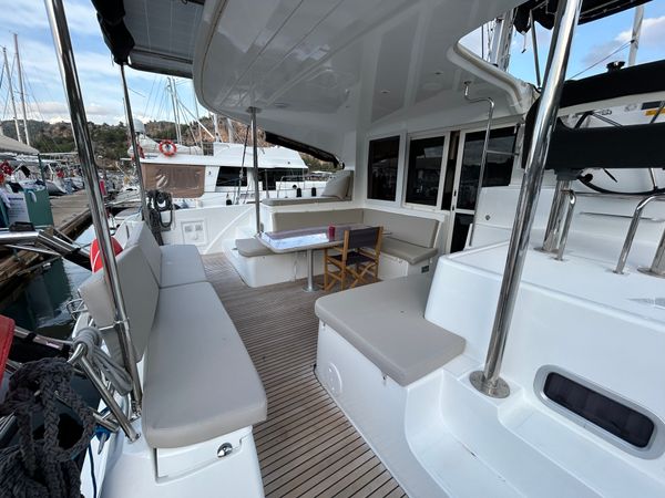 Lagoon 40 | Sail Agena