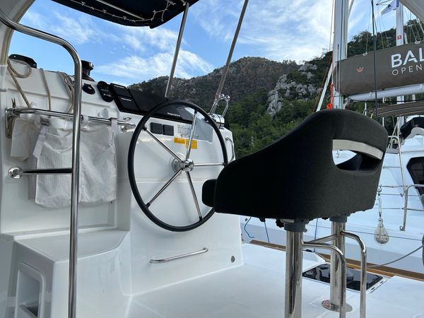 Lagoon 40 | Sail Agena