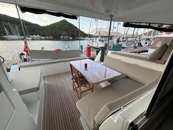 Lagoon 40 | Sail Agena
