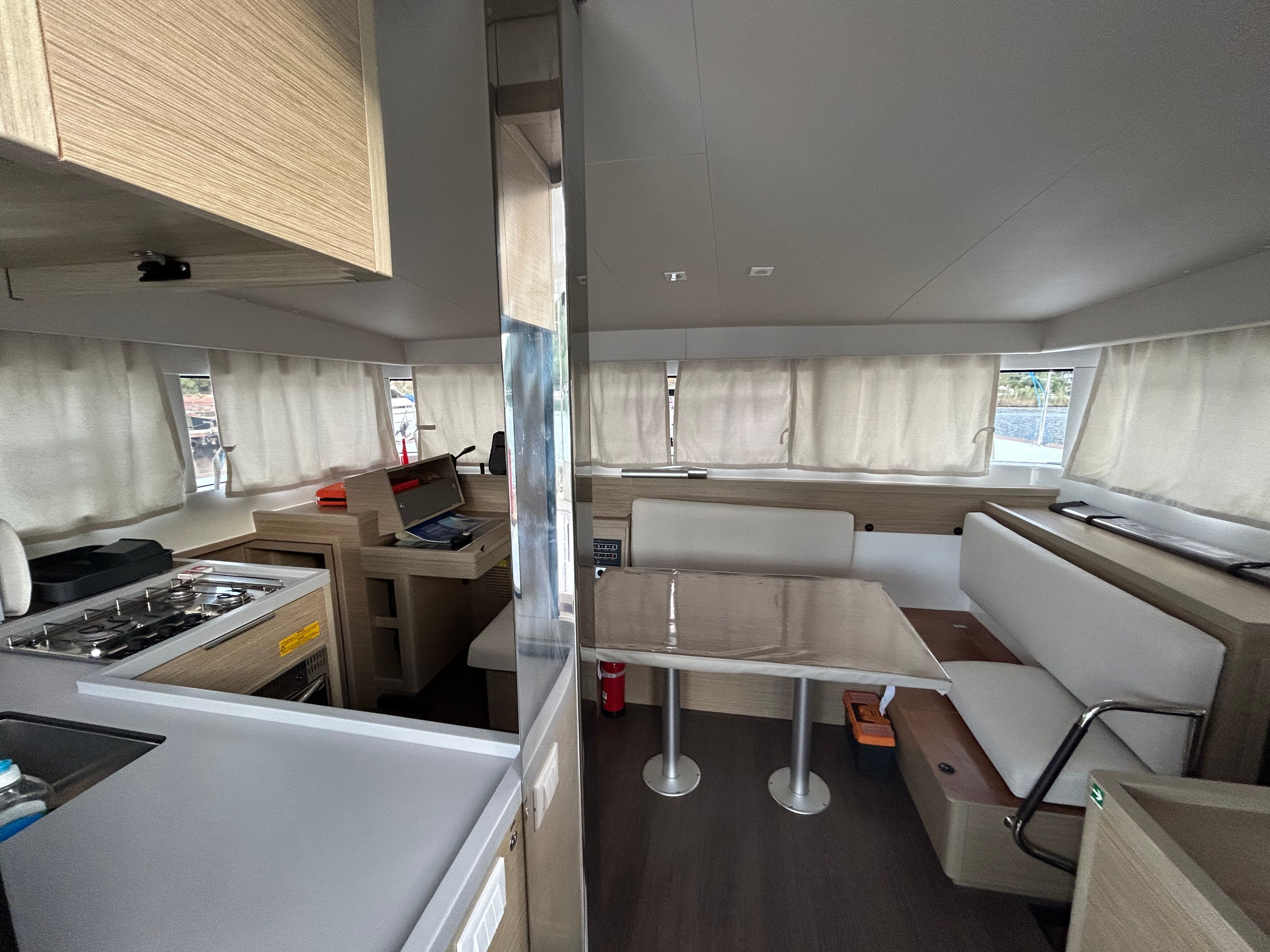 Lagoon 40 | Sail Agena