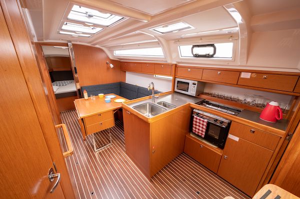 Bavaria Cruiser 37 | Avalon