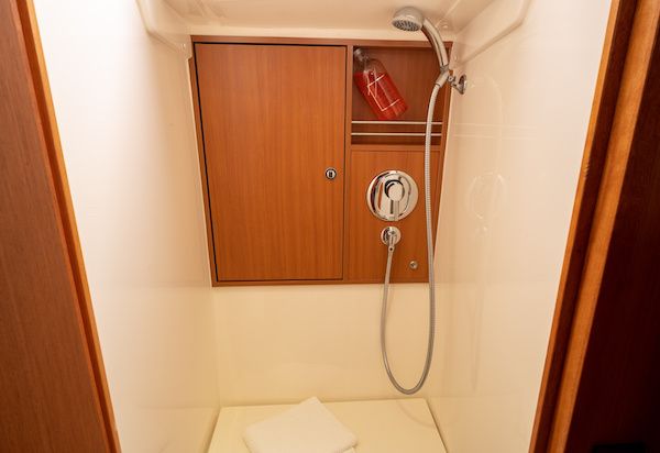 Bavaria Cruiser 45 | 3 Bees