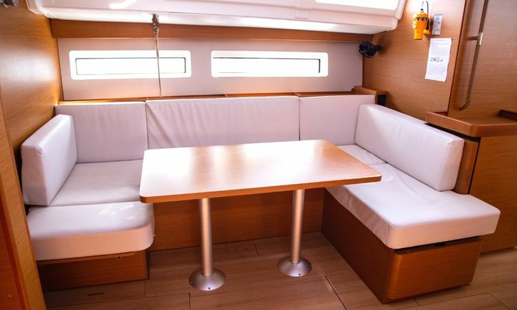 Jeanneau Sun Odyssey 490 | Knot
