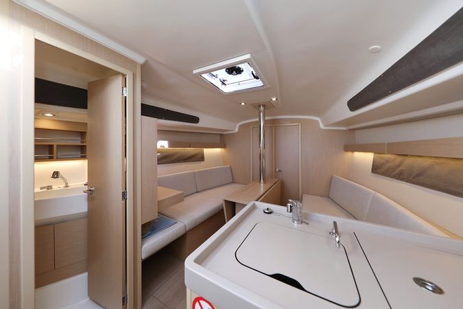 Beneteau Oceanis 34.1 | Rooster