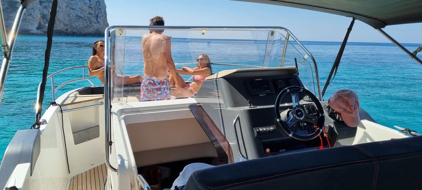 Beneteau Flyer 8.8 Spacedeck | Sunny