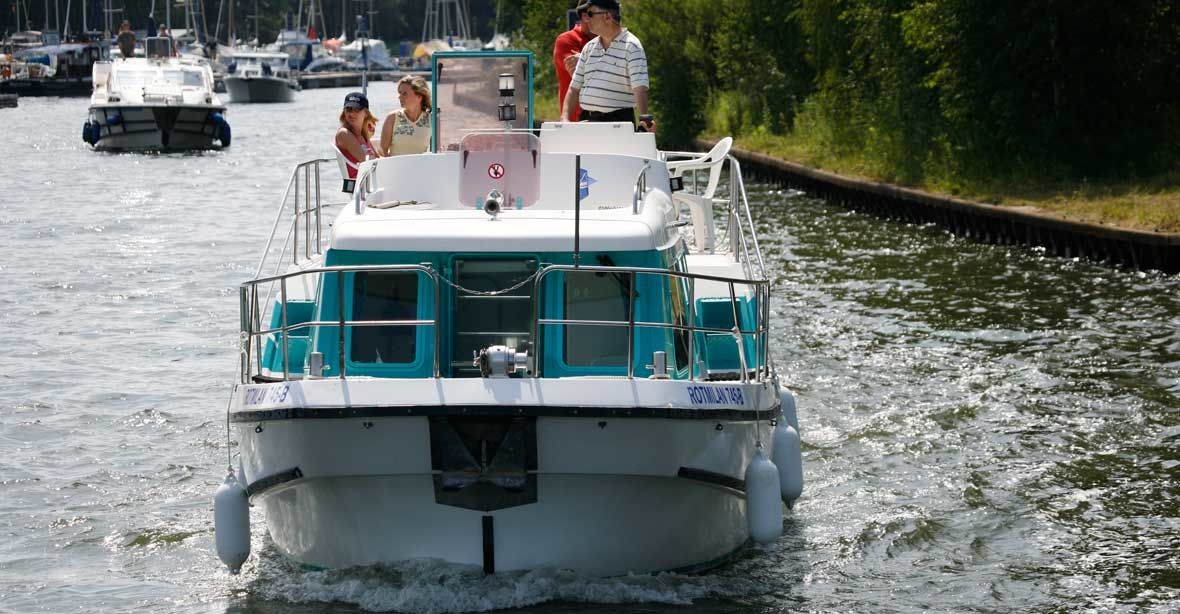 Houseboat Vetus 915 Hafendorf MüritzRechlin for rent Germany