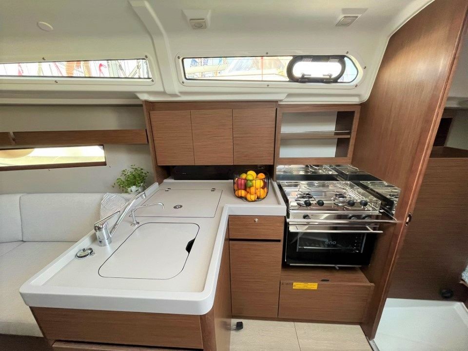 Beneteau Oceanis 34.1 | Rookie