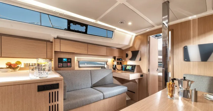 Bavaria C38 | Mola 23 Breege11