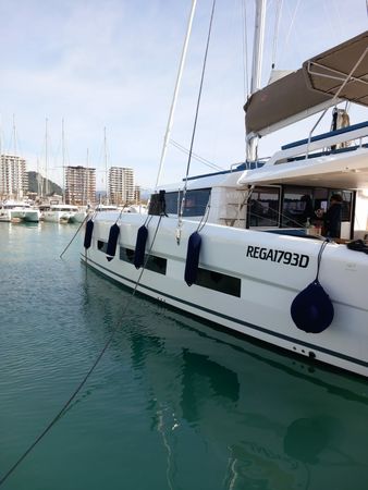 Dufour 48 | Niña