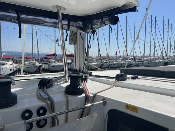 Lagoon 42 | Top Light