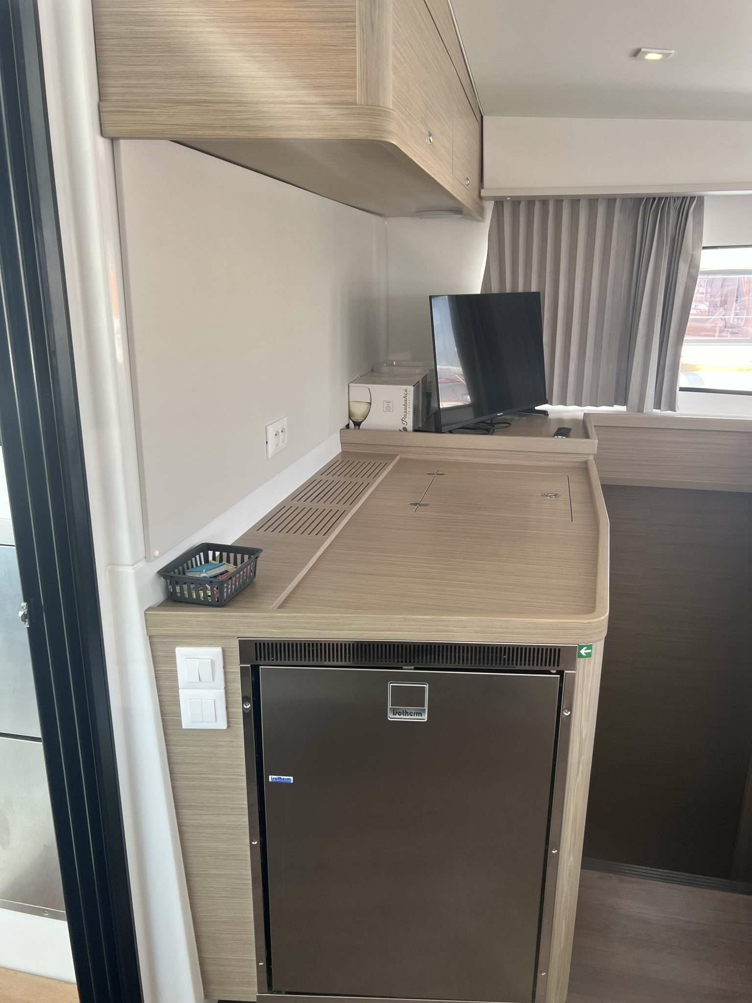 Lagoon 42 | Top Light