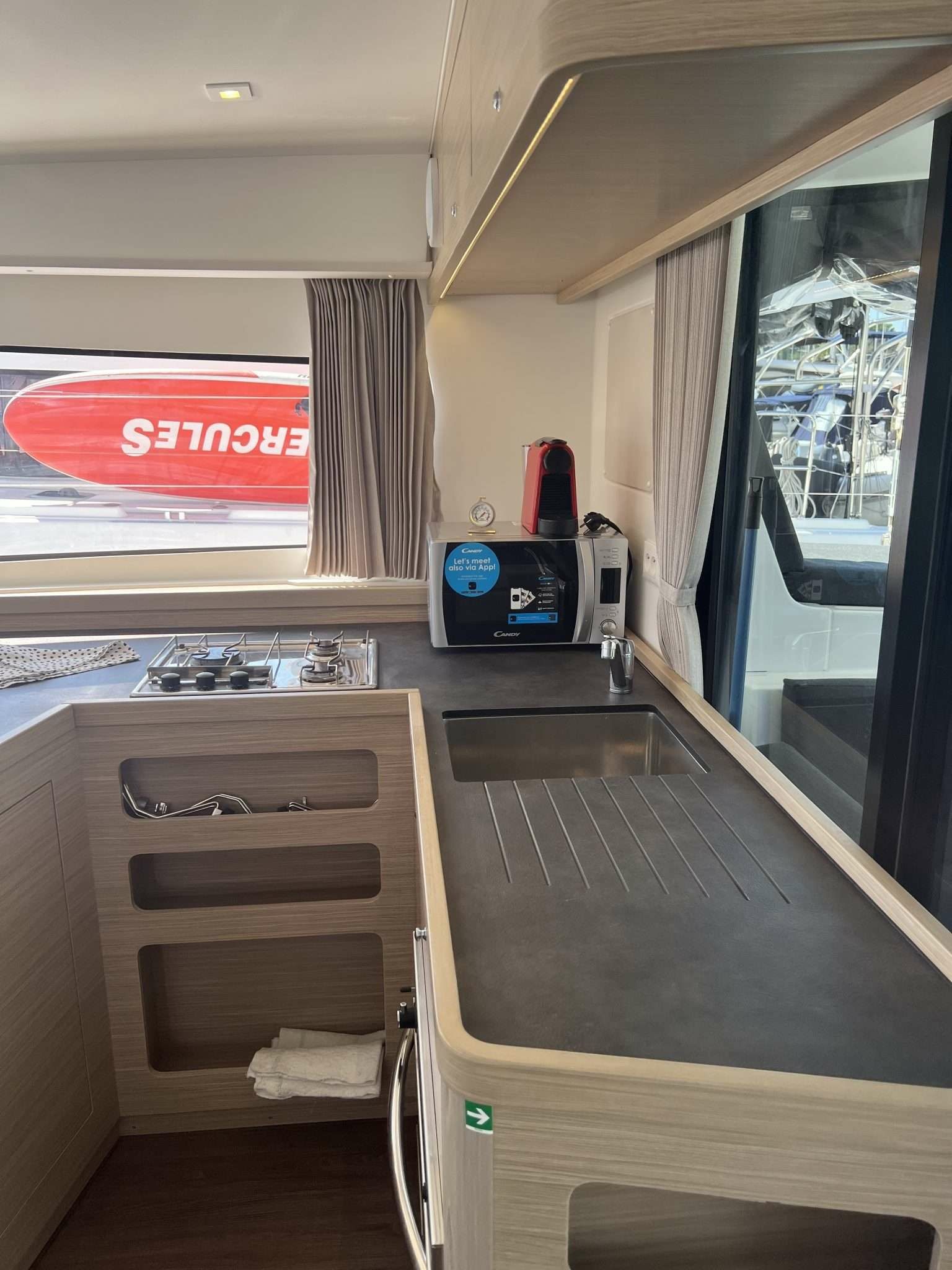 Lagoon 42 | Top Light