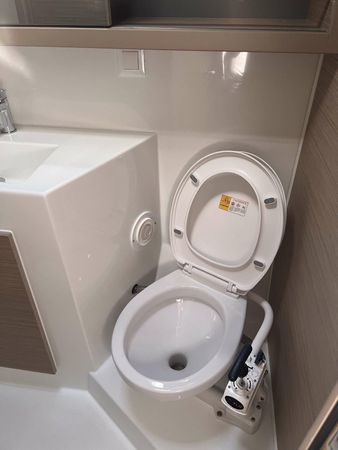 Lagoon 42 | Top Light