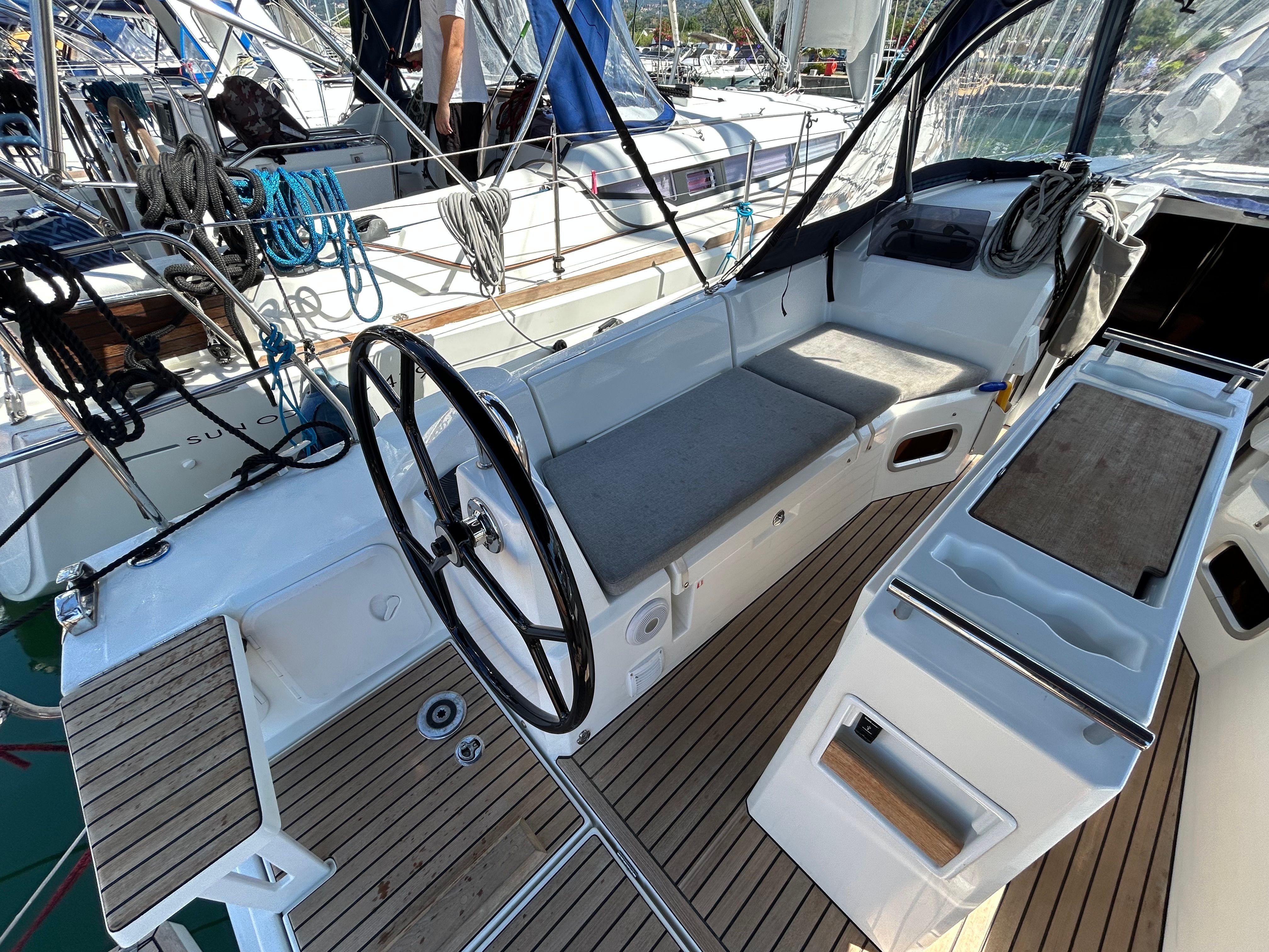 Beneteau Oceanis 34.1 | Pluto