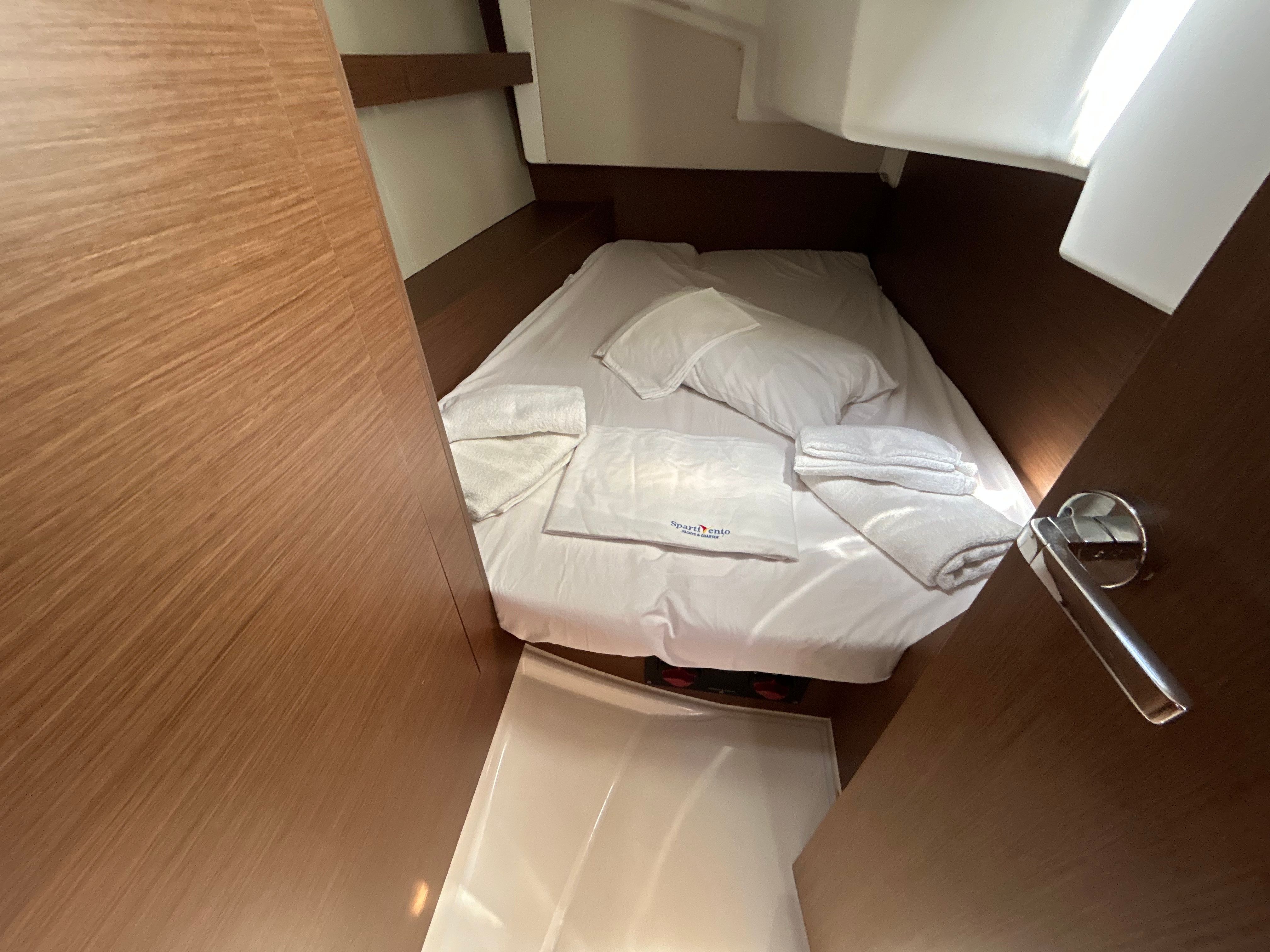 Beneteau Oceanis 34.1 | Pluto