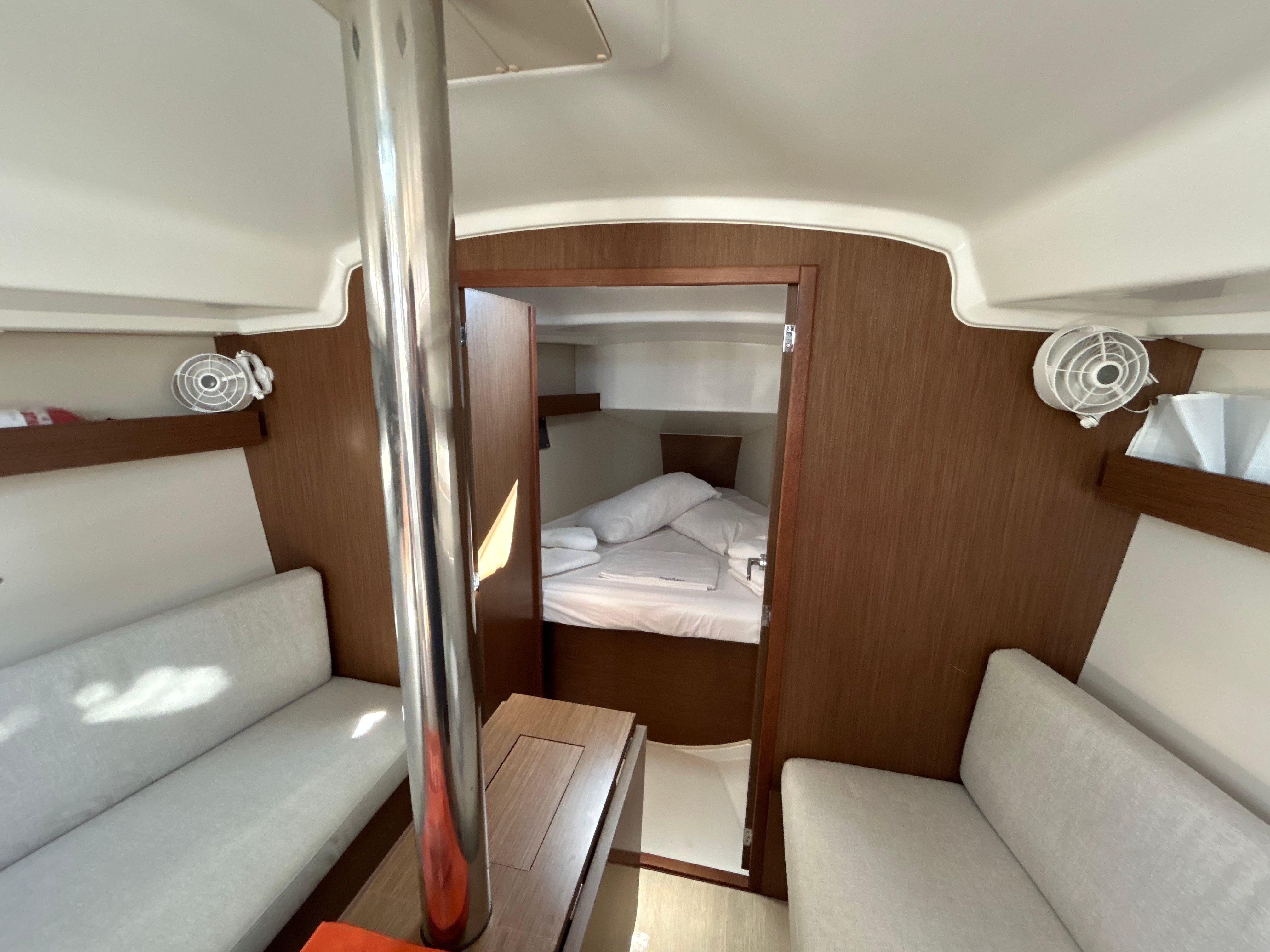 Beneteau Oceanis 34.1 | Pluto