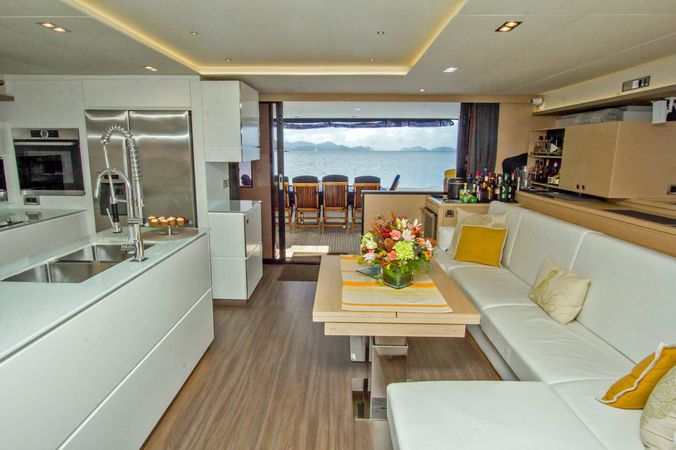Fountaine Pajot Victoria 67 | Nenne
