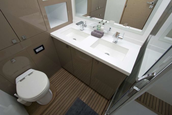 Fountaine Pajot Victoria 67 | Nenne