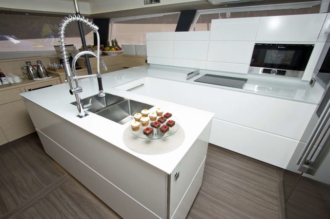 Fountaine Pajot Victoria 67 | Nenne