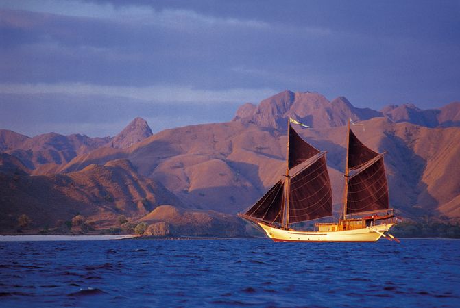 Custom Built Phinisi | Silolona