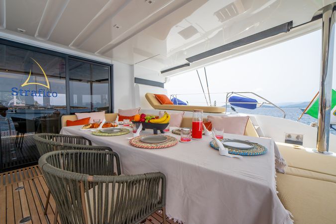 Lagoon 55 | Strafico