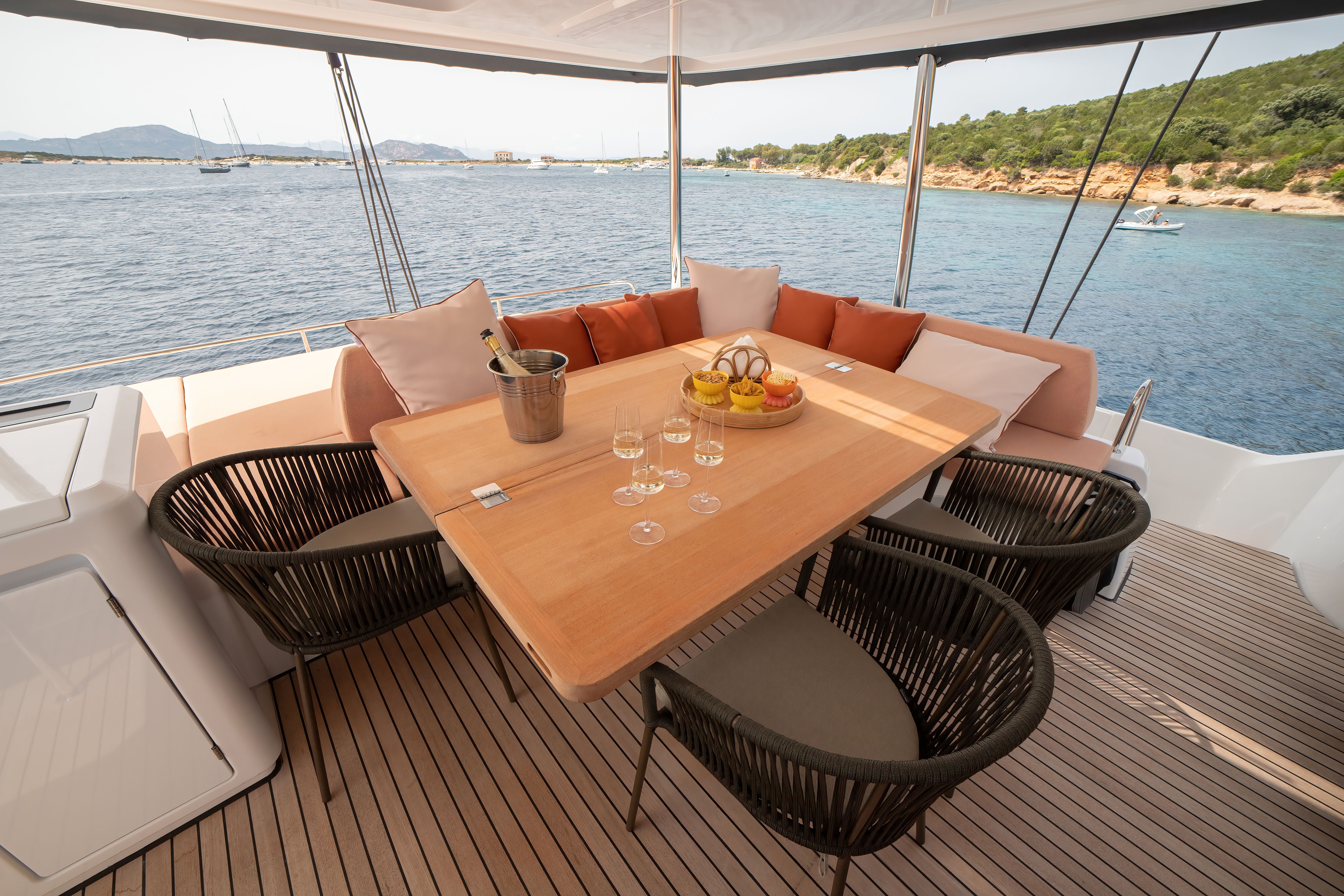 Lagoon 55 | Strafico