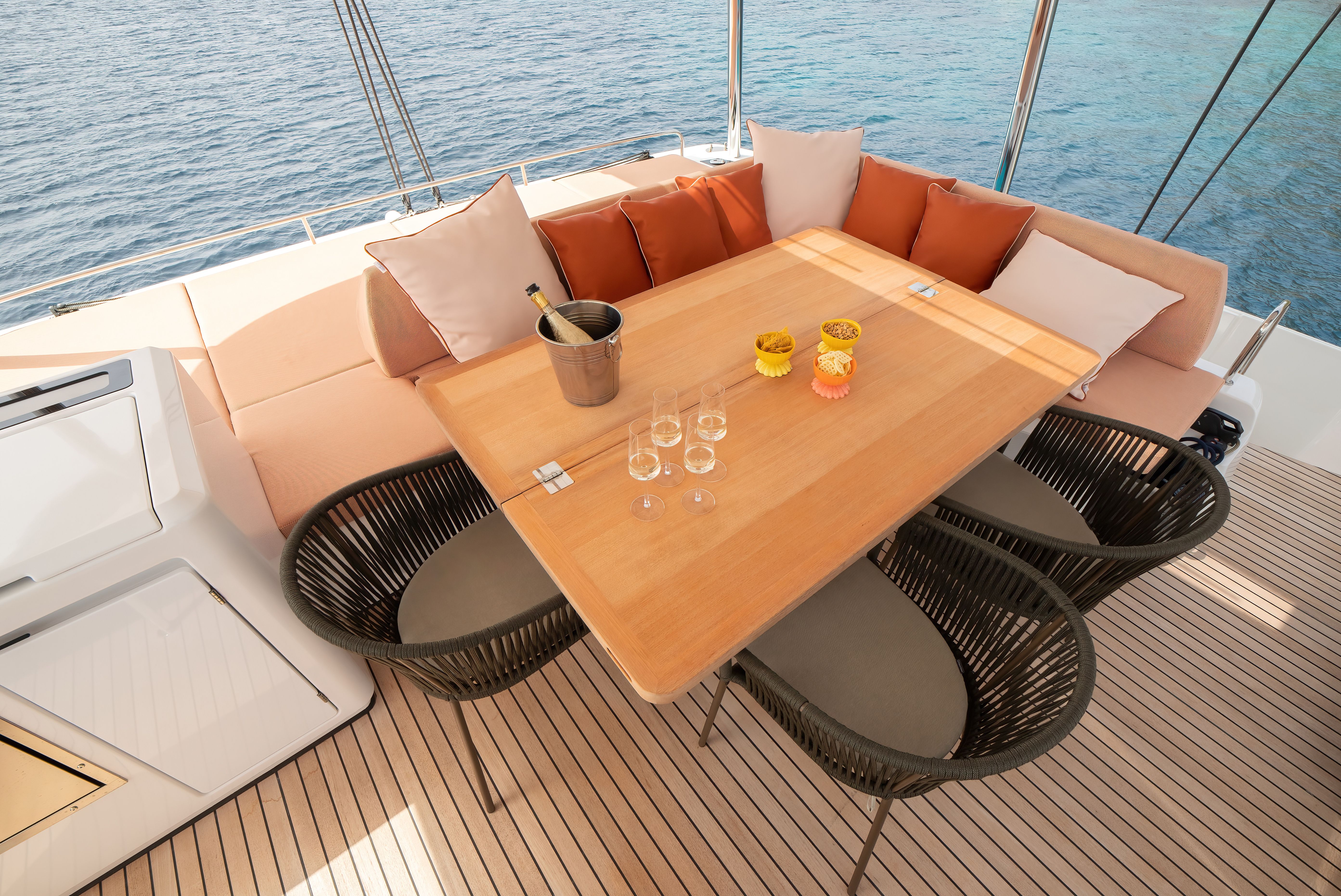 Lagoon 55 | Strafico