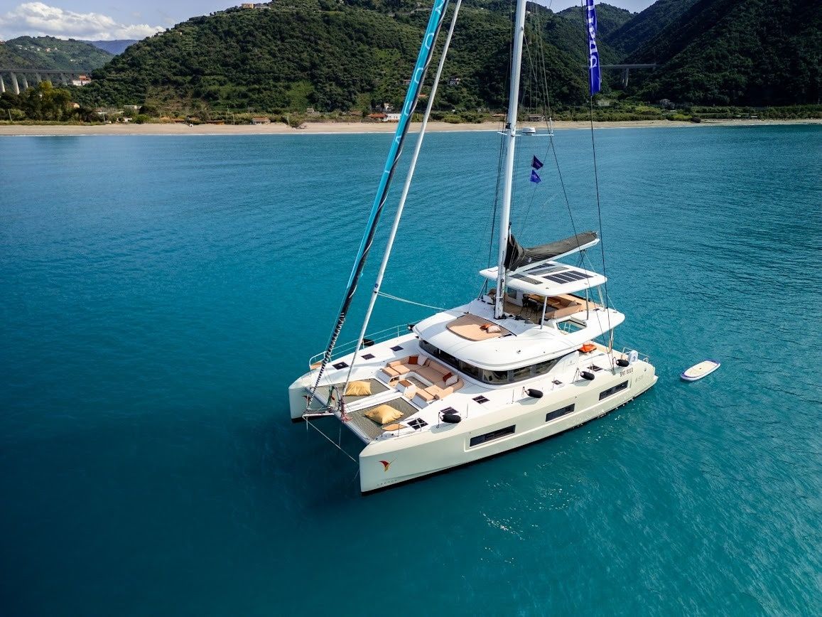 Lagoon 55 | Strafico