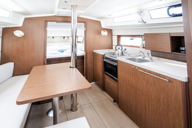 Beneteau Oceanis 38.1 | Meli