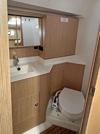 Bavaria C45 Style | Sunny