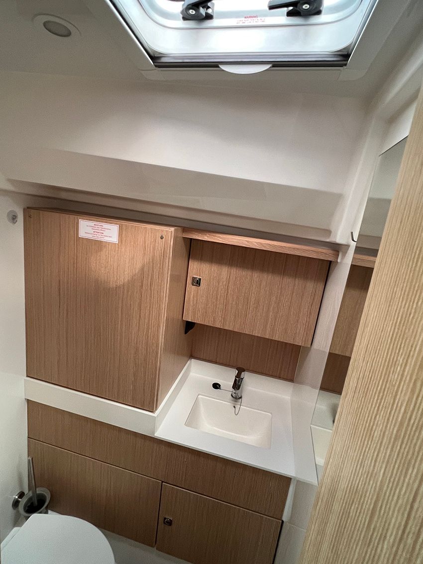 Bavaria C45 Style | Sunny