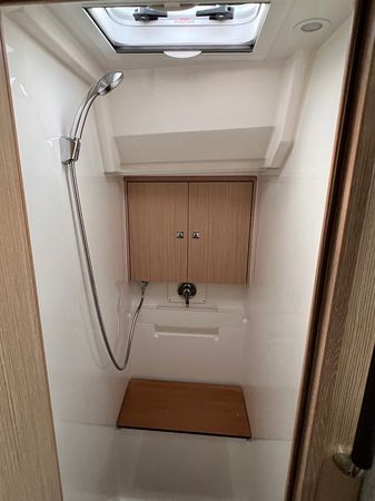 Bavaria C45 Style | Sunny