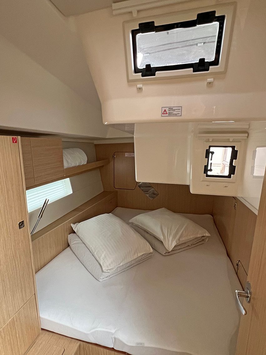 Bavaria C45 Style | Sunny