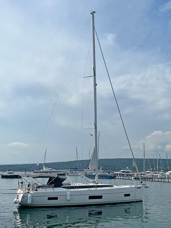 Bavaria C45 Style | Sunny